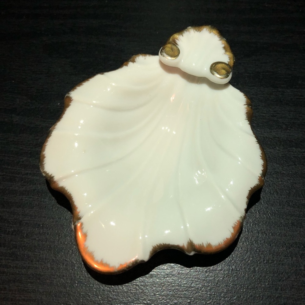 Andrea By Sadek Shell Shape Dish Gold Rim Trinket